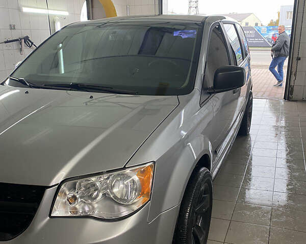 Додж Гранд Караван, объемом двигателя 3.61 л и пробегом 160 тыс. км за 11000 $, фото 1 на Automoto.ua
