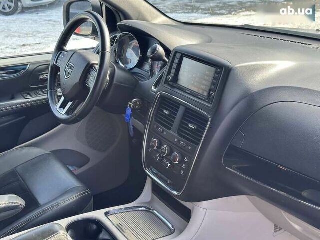 Додж Гранд Караван 2017 в Киеве на Automoto.ua Додж Гранд Караван, объемом двигателя 3.6 л и пробегом 167 тыс. км за 11990 $, фото 24 на Automoto.ua