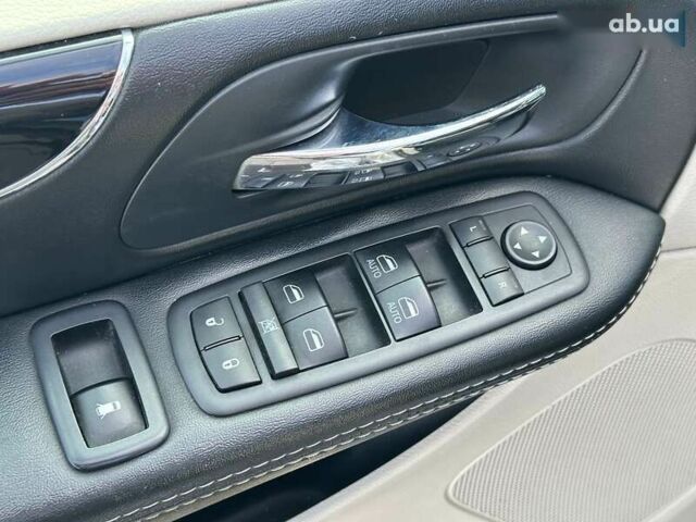 Додж Гранд Караван 2017 в Киеве на Automoto.ua Додж Гранд Караван, объемом двигателя 3.6 л и пробегом 167 тыс. км за 11990 $, фото 14 на Automoto.ua