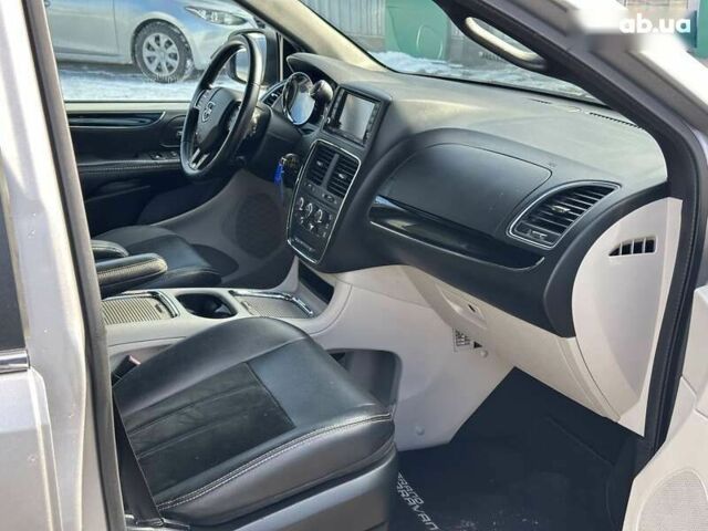 Додж Гранд Караван 2017 в Киеве на Automoto.ua Додж Гранд Караван, объемом двигателя 3.6 л и пробегом 167 тыс. км за 11990 $, фото 23 на Automoto.ua