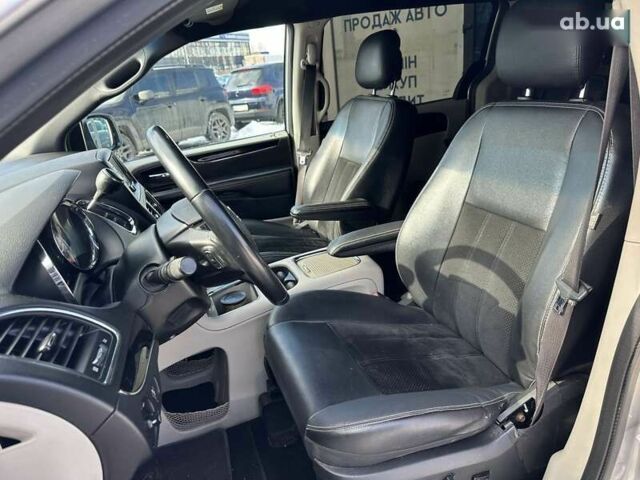 Додж Гранд Караван, объемом двигателя 3.6 л и пробегом 167 тыс. км за 11990 $, фото 10 на Automoto.ua