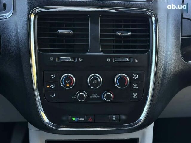 Додж Гранд Караван, об'ємом двигуна 0 л та пробігом 147 тис. км за 15950 $, фото 23 на Automoto.ua