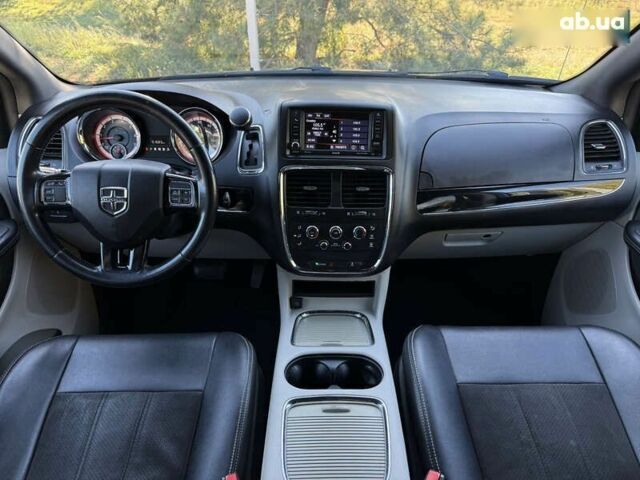 Додж Гранд Караван, об'ємом двигуна 0 л та пробігом 147 тис. км за 15950 $, фото 16 на Automoto.ua