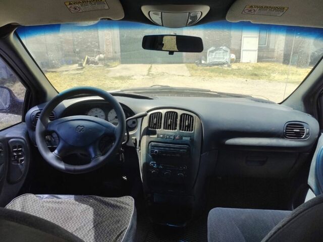 Серый Додж Гранд Караван, объемом двигателя 3.3 л и пробегом 380 тыс. км за 4850 $, фото 3 на Automoto.ua