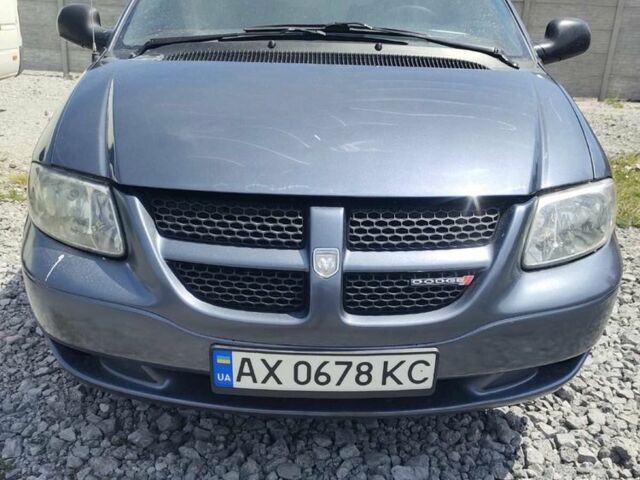 Серый Додж Гранд Караван, объемом двигателя 3.3 л и пробегом 380 тыс. км за 4850 $, фото 1 на Automoto.ua