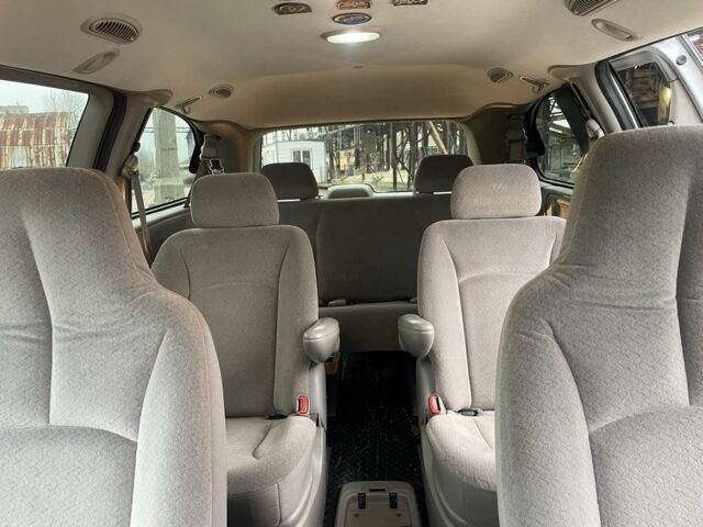 Серый Додж Гранд Караван, объемом двигателя 3.3 л и пробегом 174 тыс. км за 4300 $, фото 7 на Automoto.ua