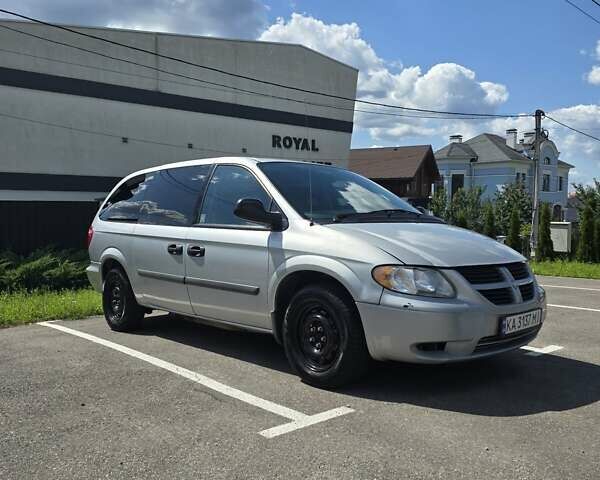 Серый Додж Гранд Караван, объемом двигателя 3.3 л и пробегом 68 тыс. км за 8600 $, фото 7 на Automoto.ua