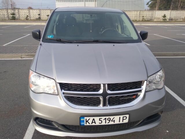 Серый Додж Гранд Караван, объемом двигателя 3.6 л и пробегом 269 тыс. км за 9200 $, фото 1 на Automoto.ua