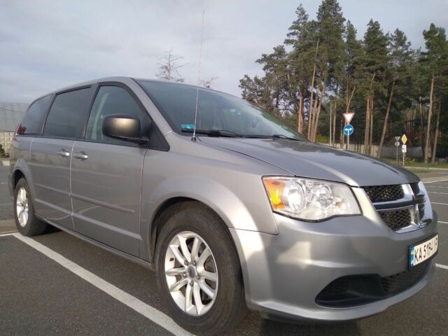 Серый Додж Гранд Караван, объемом двигателя 3.6 л и пробегом 269 тыс. км за 9200 $, фото 2 на Automoto.ua