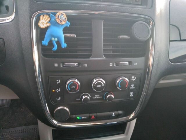 Серый Додж Гранд Караван, объемом двигателя 3.6 л и пробегом 269 тыс. км за 9200 $, фото 7 на Automoto.ua