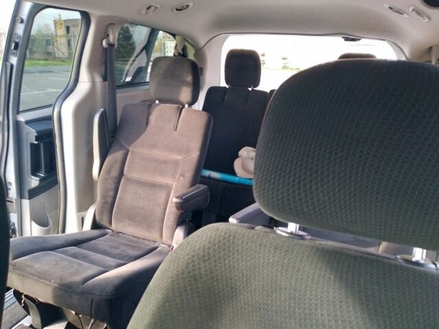 Серый Додж Гранд Караван, объемом двигателя 3.6 л и пробегом 269 тыс. км за 9200 $, фото 10 на Automoto.ua