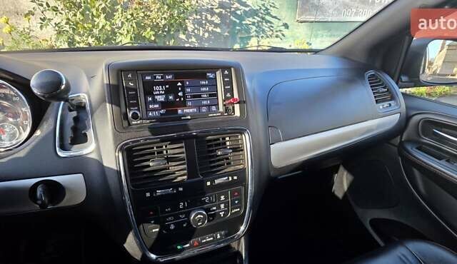Серый Додж Гранд Караван, объемом двигателя 3.6 л и пробегом 163 тыс. км за 14900 $, фото 7 на Automoto.ua