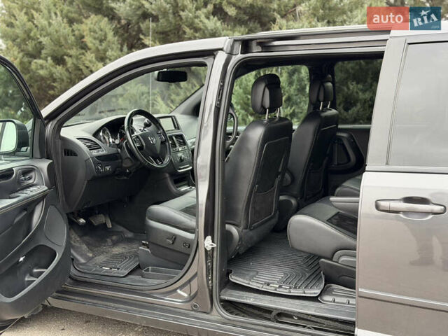 Серый Додж Гранд Караван, объемом двигателя 3.61 л и пробегом 130 тыс. км за 14800 $, фото 42 на Automoto.ua