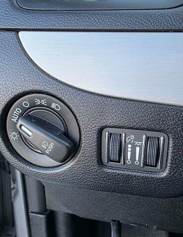 Серый Додж Гранд Караван, объемом двигателя 3.6 л и пробегом 163 тыс. км за 14900 $, фото 10 на Automoto.ua