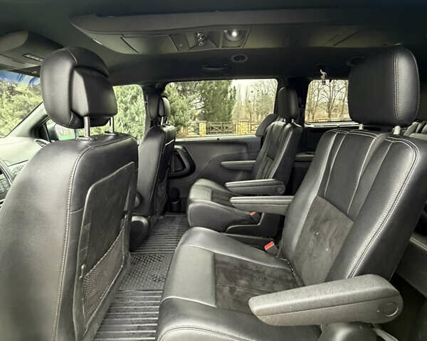 Серый Додж Гранд Караван, объемом двигателя 3.61 л и пробегом 130 тыс. км за 14800 $, фото 38 на Automoto.ua