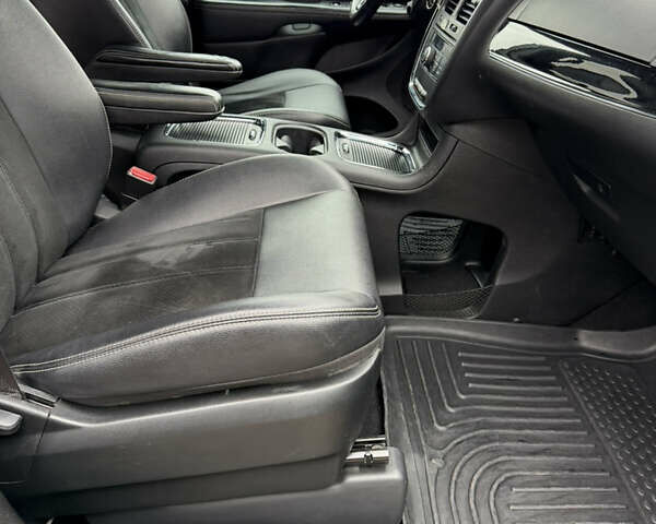 Серый Додж Гранд Караван, объемом двигателя 3.61 л и пробегом 130 тыс. км за 14800 $, фото 47 на Automoto.ua