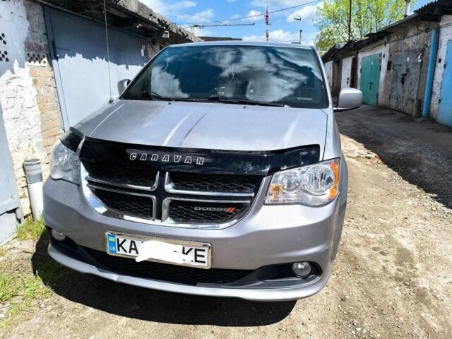 Сірий Додж Гранд Караван, об'ємом двигуна 3.6 л та пробігом 180 тис. км за 13999 $, фото 1 на Automoto.ua
