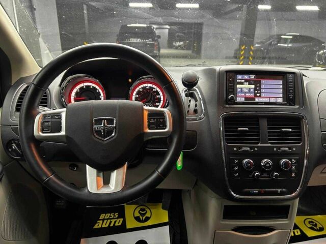 Серый Додж Гранд Караван, объемом двигателя 3.6 л и пробегом 75 тыс. км за 10700 $, фото 15 на Automoto.ua