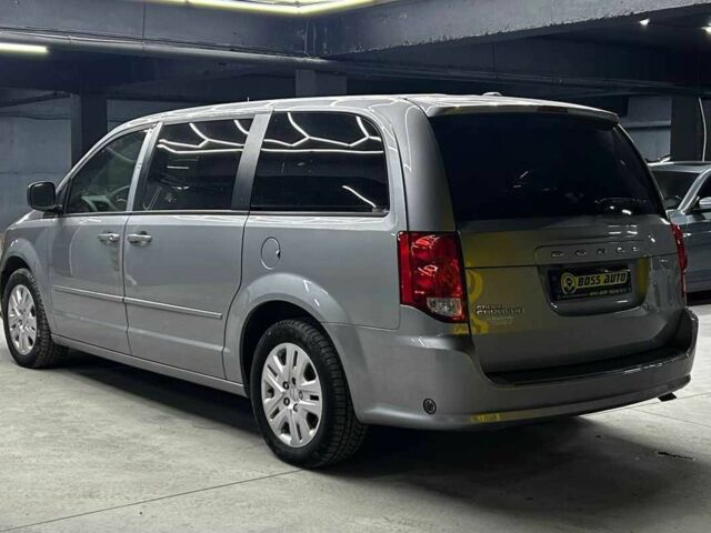 Серый Додж Гранд Караван, объемом двигателя 3.6 л и пробегом 75 тыс. км за 10700 $, фото 3 на Automoto.ua