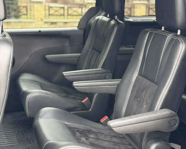 Серый Додж Гранд Караван, объемом двигателя 3.61 л и пробегом 130 тыс. км за 14800 $, фото 39 на Automoto.ua