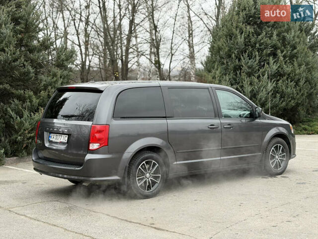 Серый Додж Гранд Караван, объемом двигателя 3.61 л и пробегом 130 тыс. км за 14800 $, фото 18 на Automoto.ua