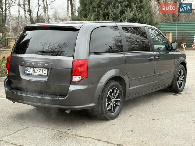 Серый Додж Гранд Караван, объемом двигателя 3.61 л и пробегом 130 тыс. км за 14800 $, фото 19 на Automoto.ua