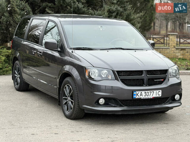 Серый Додж Гранд Караван, объемом двигателя 3.61 л и пробегом 130 тыс. км за 14800 $, фото 9 на Automoto.ua