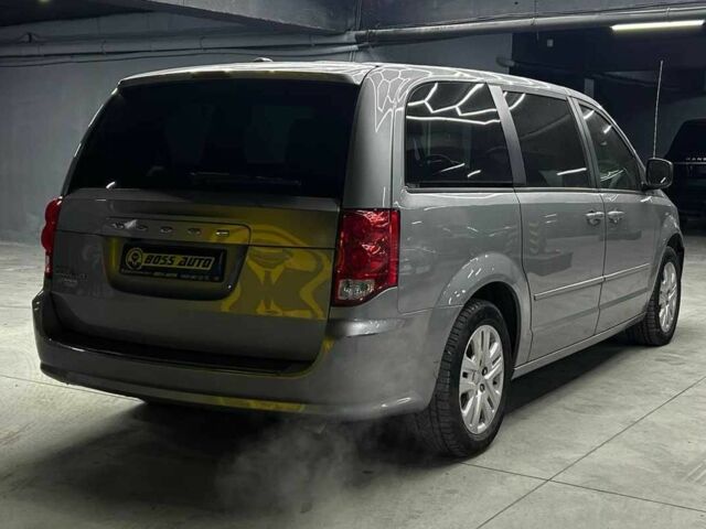 Серый Додж Гранд Караван, объемом двигателя 3.6 л и пробегом 75 тыс. км за 10700 $, фото 5 на Automoto.ua