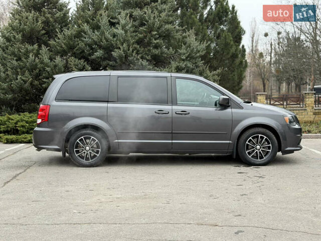 Серый Додж Гранд Караван, объемом двигателя 3.61 л и пробегом 130 тыс. км за 14800 $, фото 17 на Automoto.ua