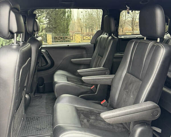 Серый Додж Гранд Караван, объемом двигателя 3.61 л и пробегом 130 тыс. км за 14800 $, фото 37 на Automoto.ua