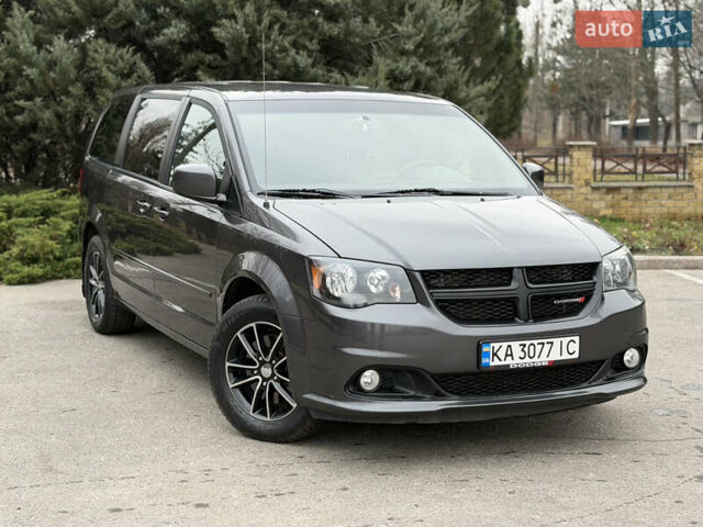 Серый Додж Гранд Караван, объемом двигателя 3.61 л и пробегом 130 тыс. км за 14800 $, фото 13 на Automoto.ua