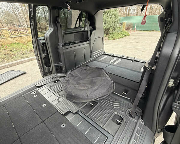 Серый Додж Гранд Караван, объемом двигателя 3.61 л и пробегом 130 тыс. км за 14800 $, фото 66 на Automoto.ua