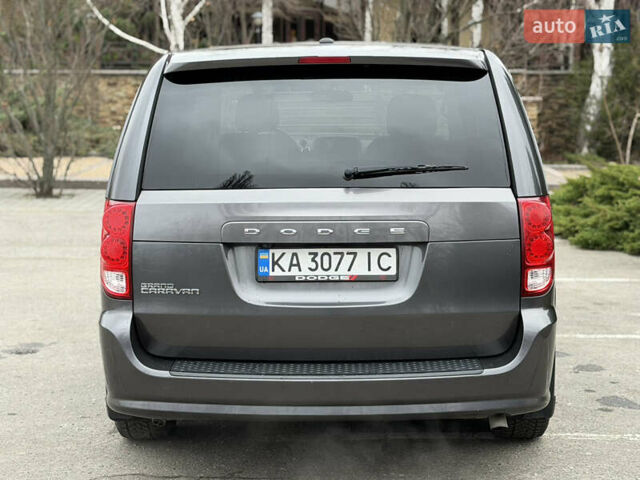 Серый Додж Гранд Караван, объемом двигателя 3.61 л и пробегом 130 тыс. км за 14800 $, фото 26 на Automoto.ua