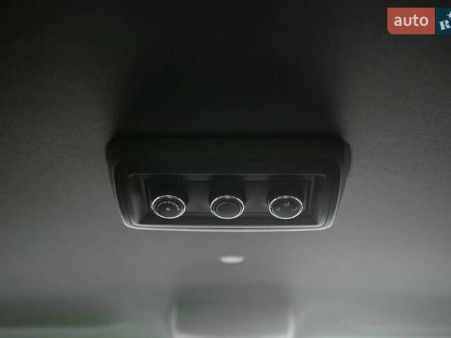 Серый Додж Гранд Караван, объемом двигателя 3.6 л и пробегом 345 тыс. км за 13300 $, фото 23 на Automoto.ua