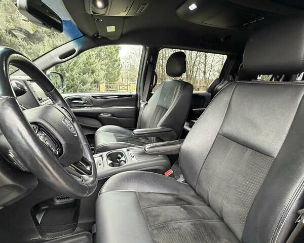 Серый Додж Гранд Караван, объемом двигателя 3.61 л и пробегом 130 тыс. км за 14800 $, фото 35 на Automoto.ua