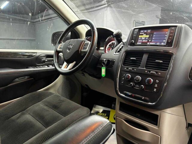 Серый Додж Гранд Караван, объемом двигателя 3.6 л и пробегом 75 тыс. км за 10700 $, фото 21 на Automoto.ua