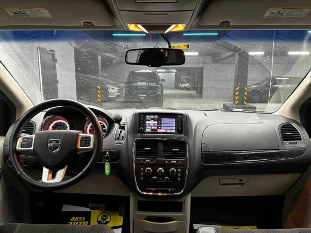 Серый Додж Гранд Караван, объемом двигателя 3.6 л и пробегом 75 тыс. км за 10700 $, фото 11 на Automoto.ua