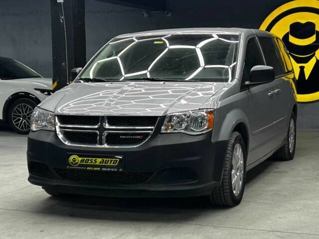 Серый Додж Гранд Караван, объемом двигателя 3.6 л и пробегом 75 тыс. км за 10700 $, фото 2 на Automoto.ua