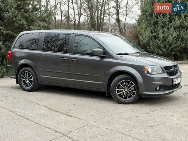 Серый Додж Гранд Караван, объемом двигателя 3.61 л и пробегом 130 тыс. км за 14800 $, фото 14 на Automoto.ua