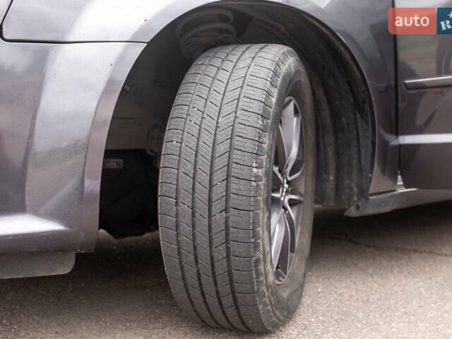 Серый Додж Гранд Караван, объемом двигателя 3.6 л и пробегом 345 тыс. км за 13300 $, фото 17 на Automoto.ua