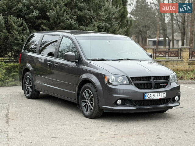 Серый Додж Гранд Караван, объемом двигателя 3.61 л и пробегом 130 тыс. км за 14800 $, фото 10 на Automoto.ua