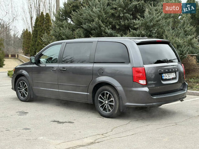 Серый Додж Гранд Караван, объемом двигателя 3.61 л и пробегом 130 тыс. км за 14800 $, фото 22 на Automoto.ua