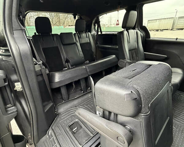 Серый Додж Гранд Караван, объемом двигателя 3.61 л и пробегом 130 тыс. км за 14800 $, фото 56 на Automoto.ua