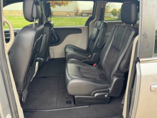 Серый Додж Гранд Караван, объемом двигателя 3.6 л и пробегом 33 тыс. км за 9900 $, фото 8 на Automoto.ua