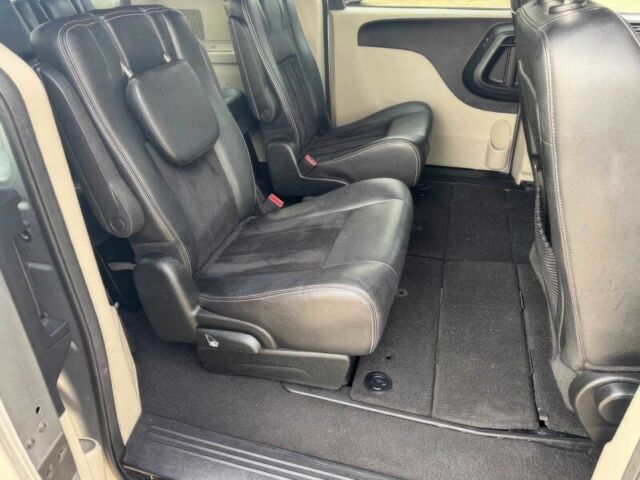 Серый Додж Гранд Караван, объемом двигателя 3.6 л и пробегом 33 тыс. км за 9900 $, фото 10 на Automoto.ua