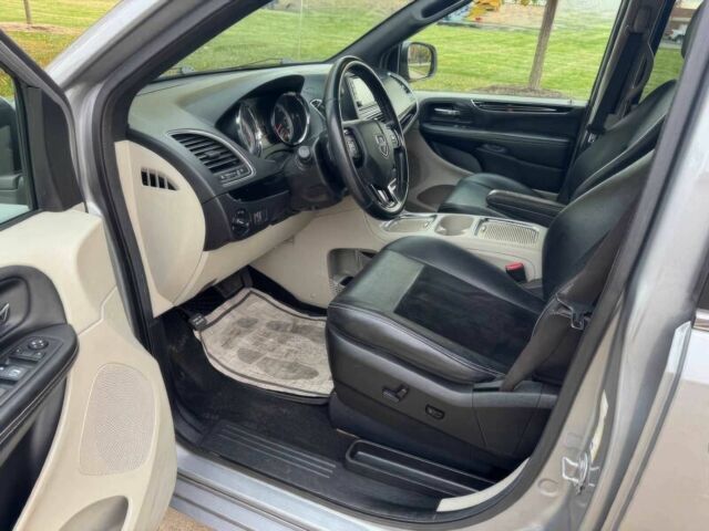 Серый Додж Гранд Караван, объемом двигателя 3.6 л и пробегом 33 тыс. км за 9900 $, фото 7 на Automoto.ua