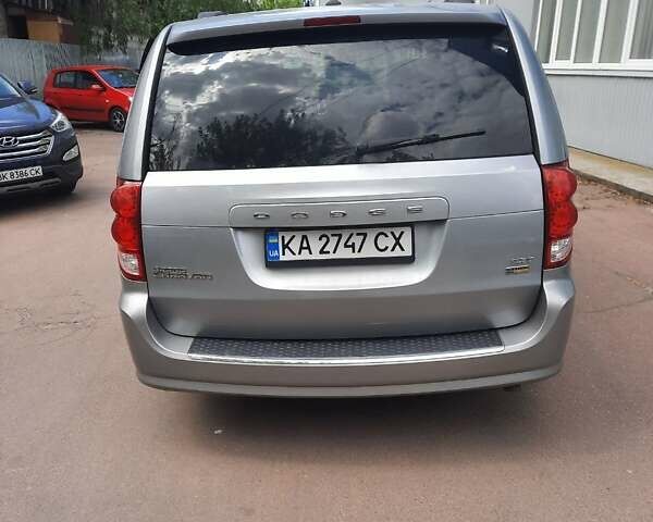 Серый Додж Гранд Караван, объемом двигателя 3.6 л и пробегом 202 тыс. км за 11500 $, фото 8 на Automoto.ua