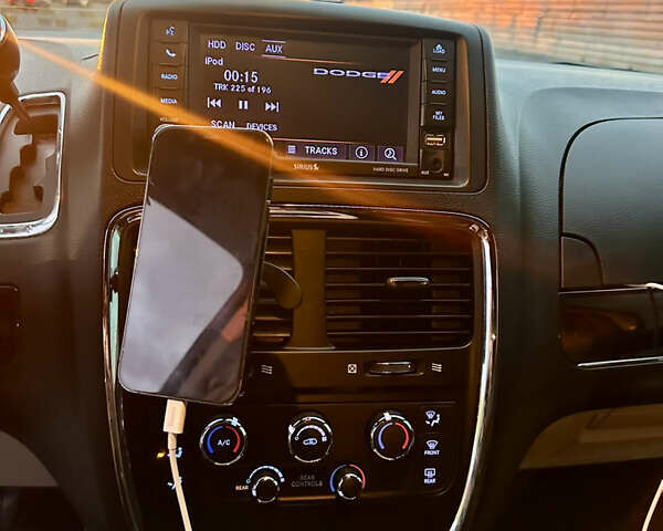 Серый Додж Гранд Караван, объемом двигателя 3.61 л и пробегом 137 тыс. км за 18400 $, фото 22 на Automoto.ua