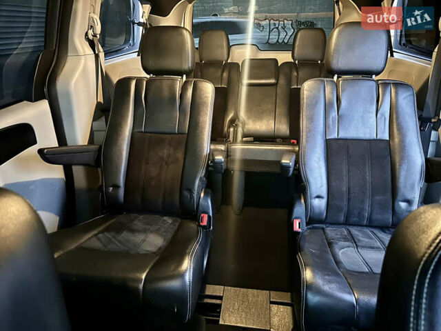 Серый Додж Гранд Караван, объемом двигателя 3.61 л и пробегом 137 тыс. км за 18400 $, фото 19 на Automoto.ua