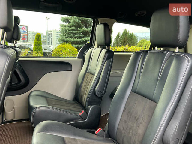 Серый Додж Гранд Караван, объемом двигателя 3.61 л и пробегом 140 тыс. км за 16500 $, фото 20 на Automoto.ua